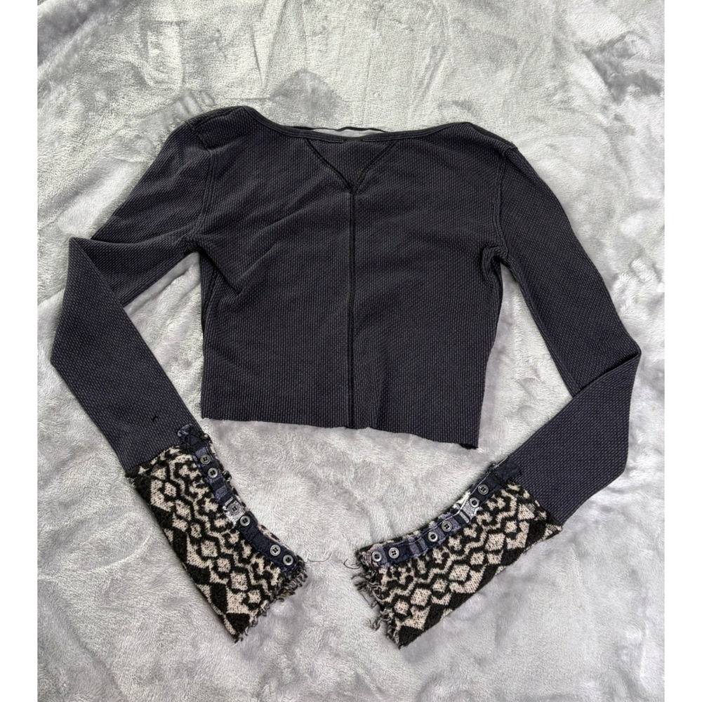 We The Free Cropped Thermal Top Womens XS Gray Geometric V-Neck Long Sleeve - Picture 5 of 6